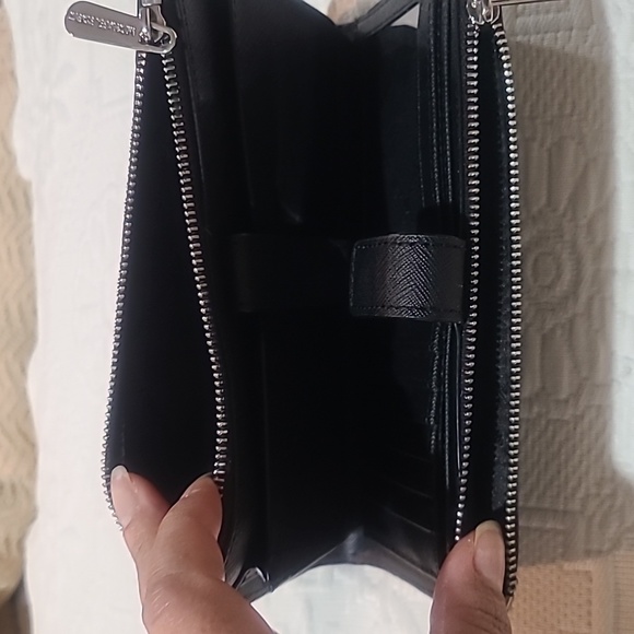 MICHAEL kors double zipper wallet/wristlet - Picture 4 of 6